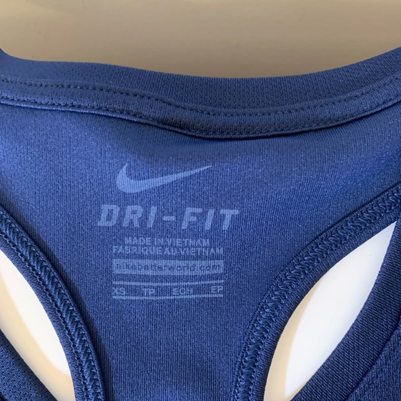 Nike Tank Top!! - Picture 3 of 4